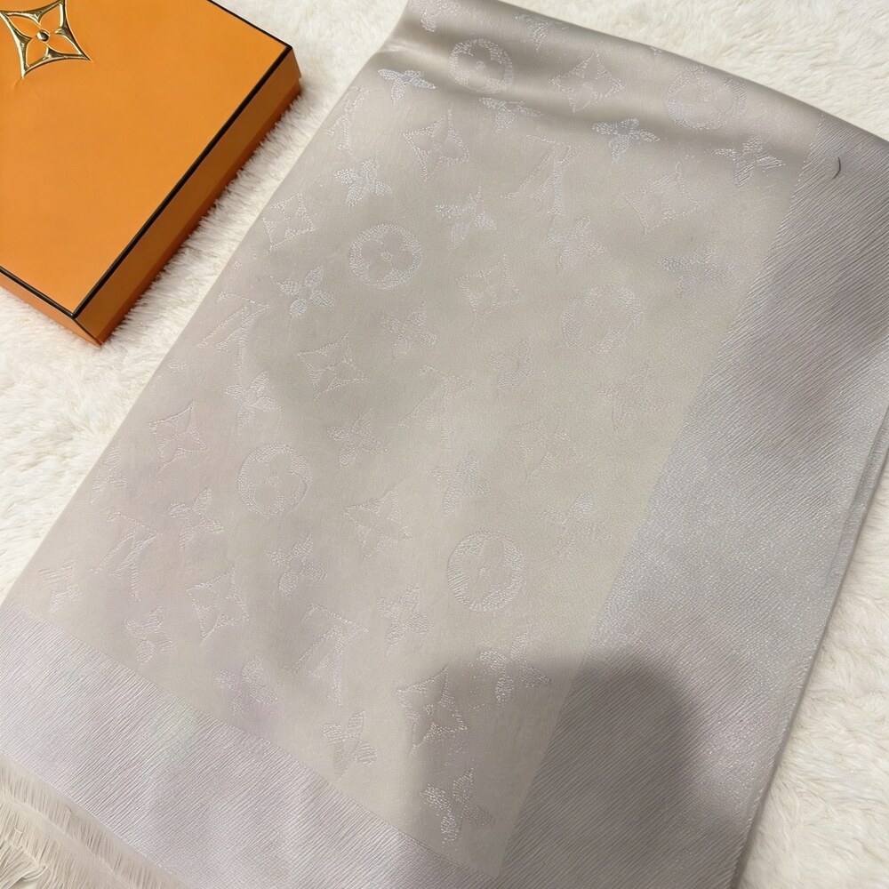 Louis Vuitton Light Beige Tonal Monogram Wrap - Picture 3 of 4